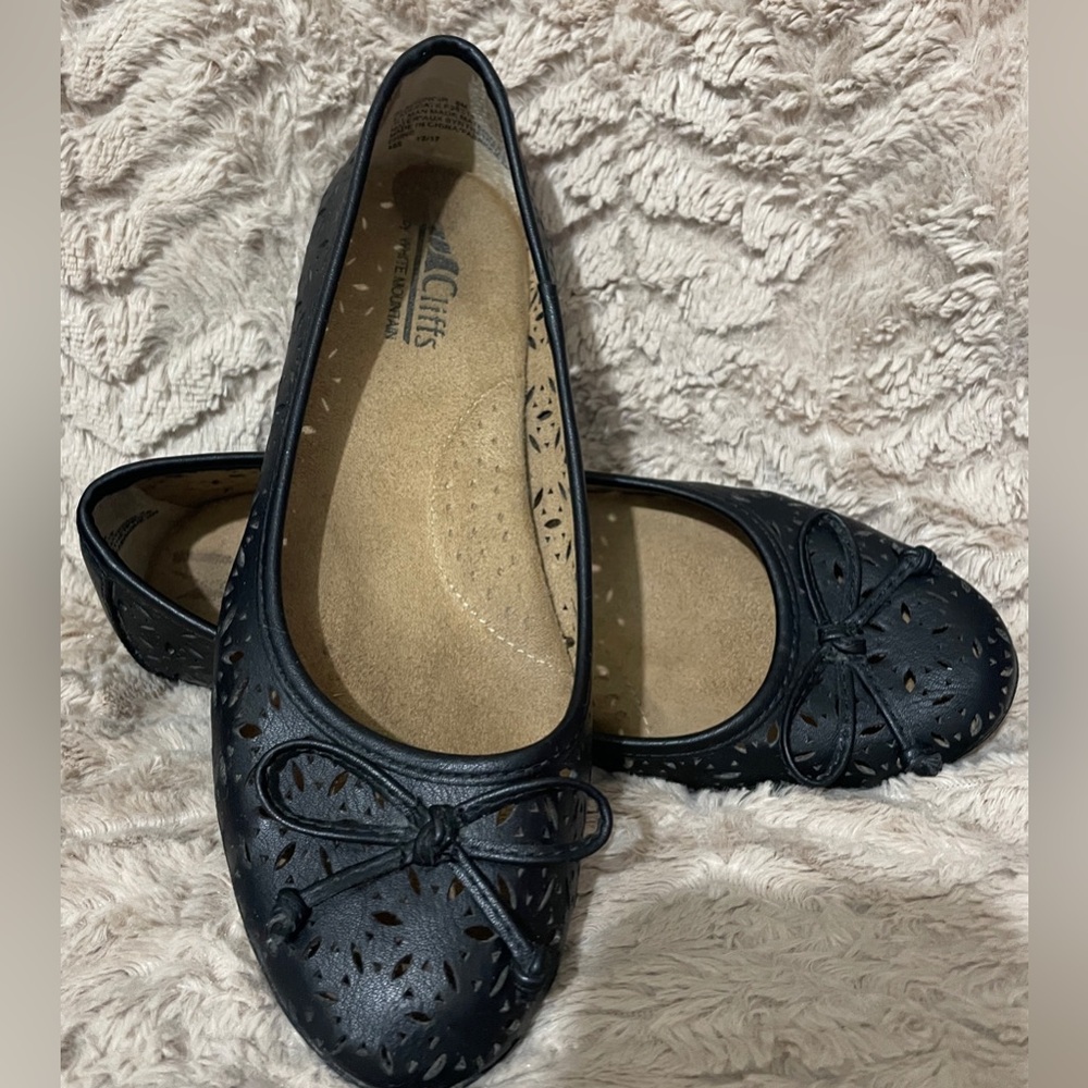Ladies Cliffs by White Mountain size 6US